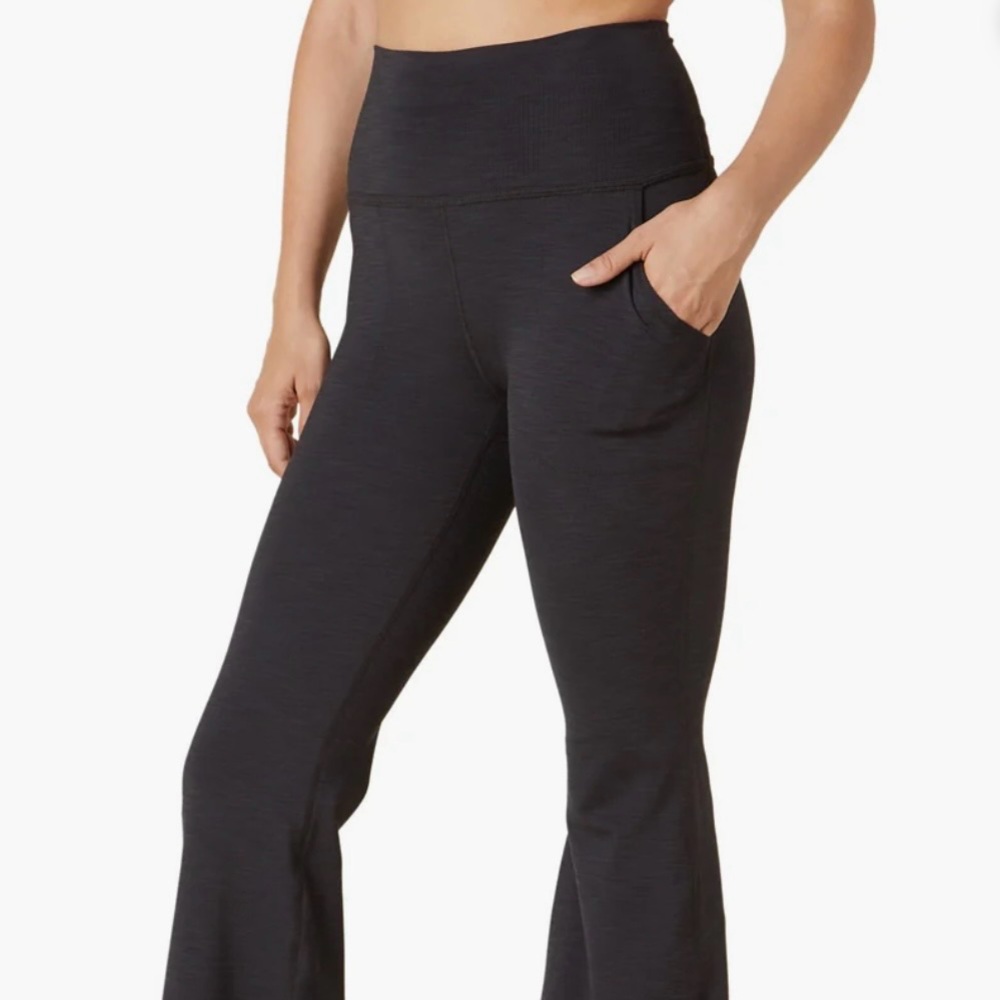 Beyond Yoga Heather Rib All Day High Rise Flare Pant in Black, Size Small - Picture 4 of 14